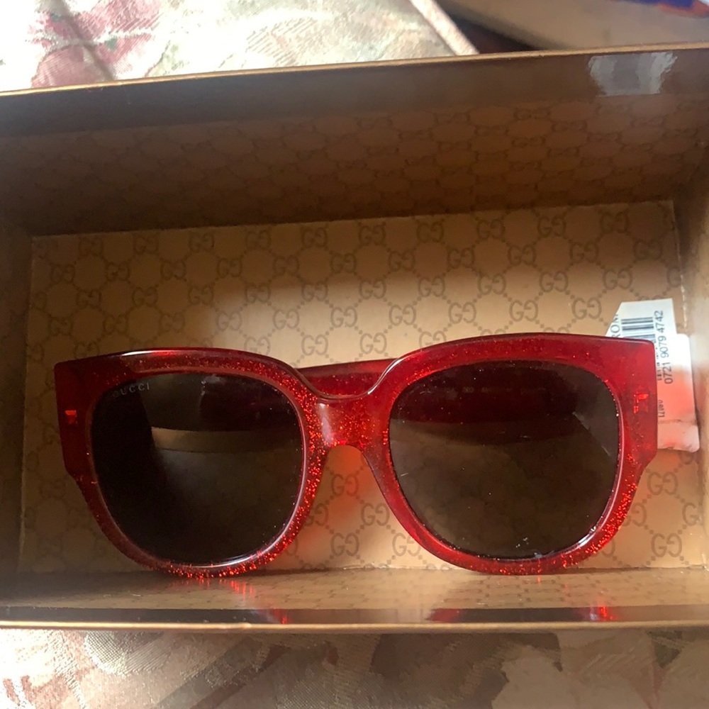 Large square Red stunning show stoppers 😍